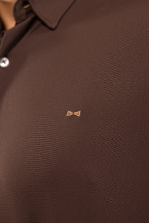 Camisa performance antiarrugas oxford café para hombre marca DANTE regular fit foto detalle tela