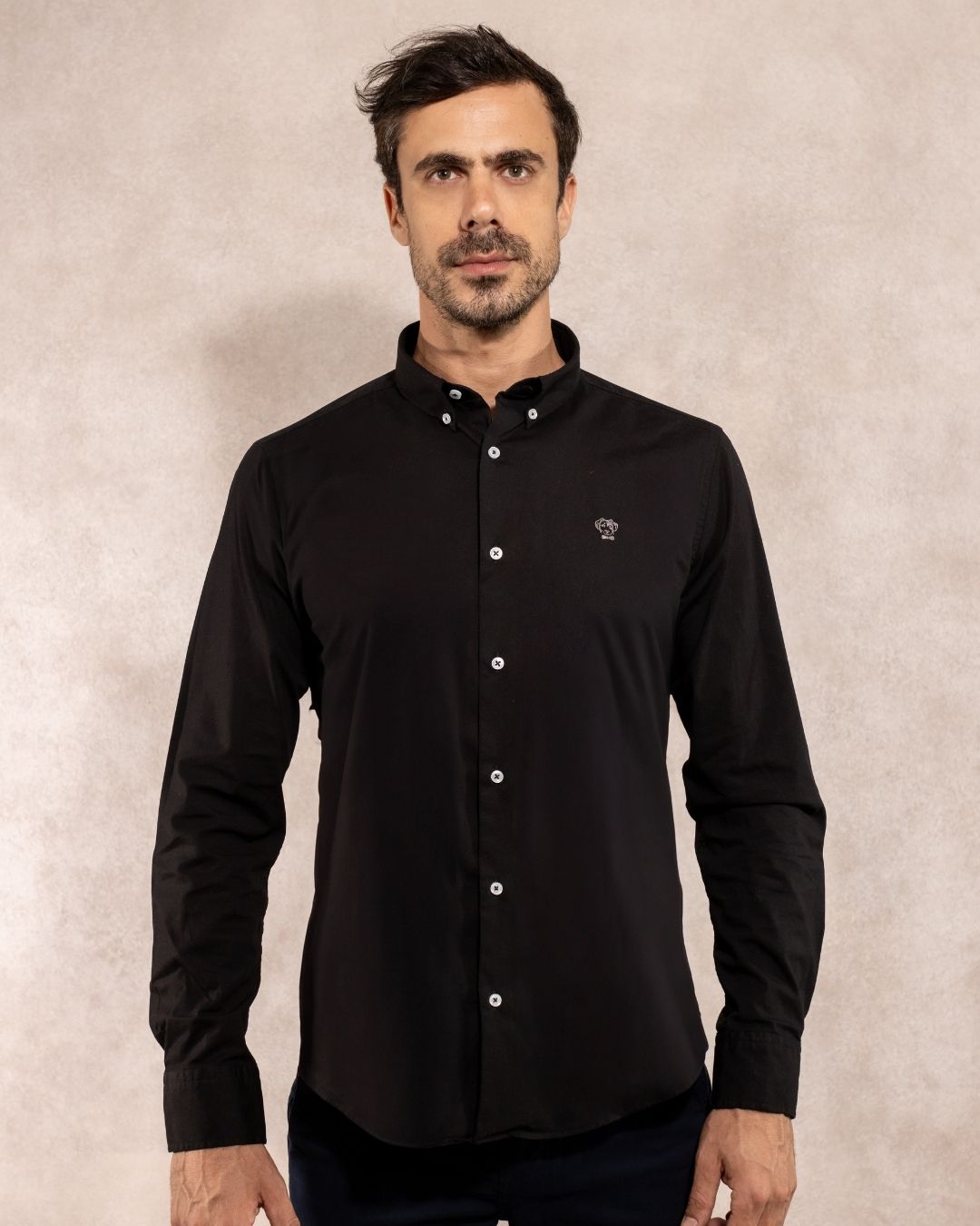 Camisa Antimanchas Popelina Negro Logo Gris Claro - Talla Regular