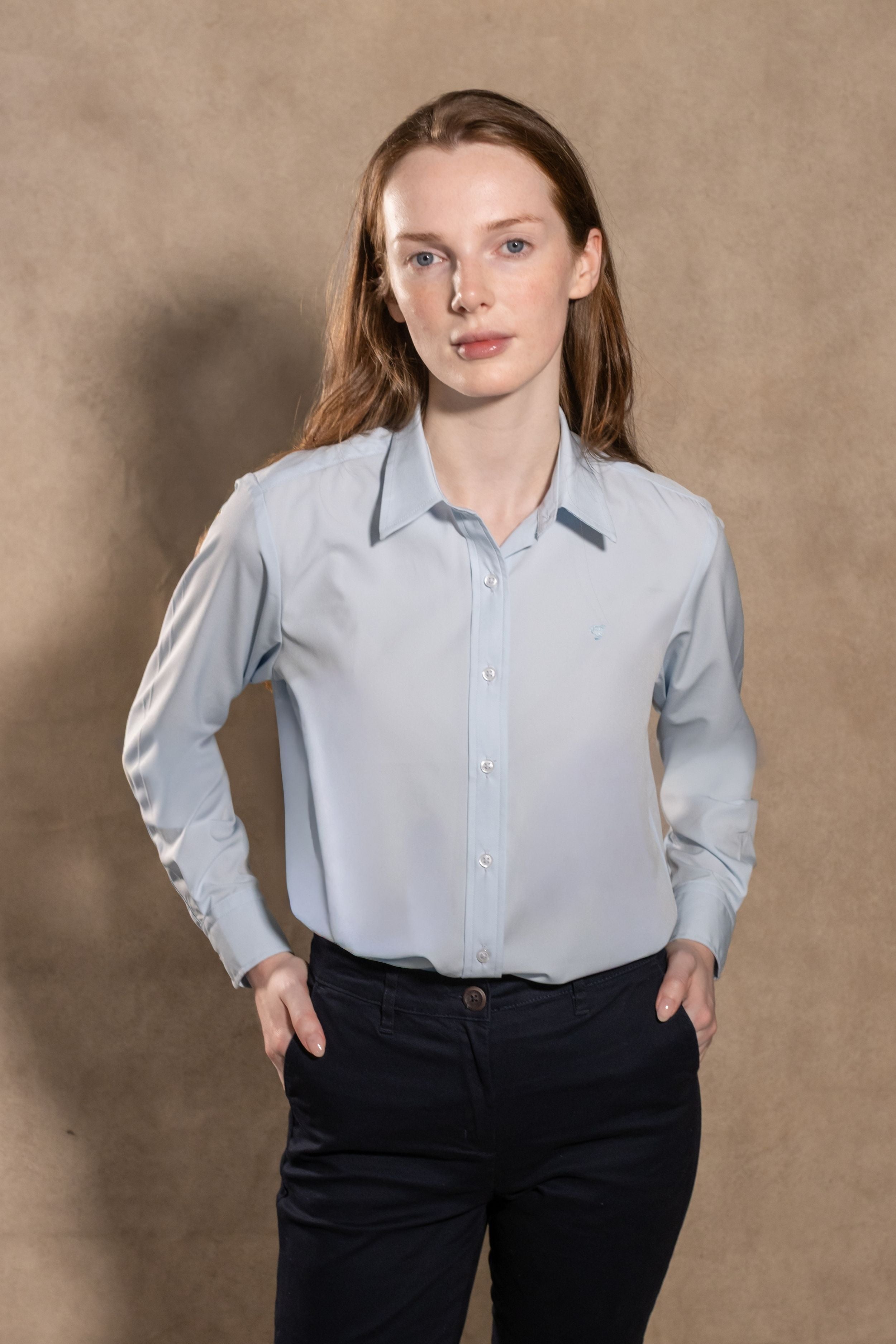 Camisa Performance Antiarrugas De Mujer Azul Claro