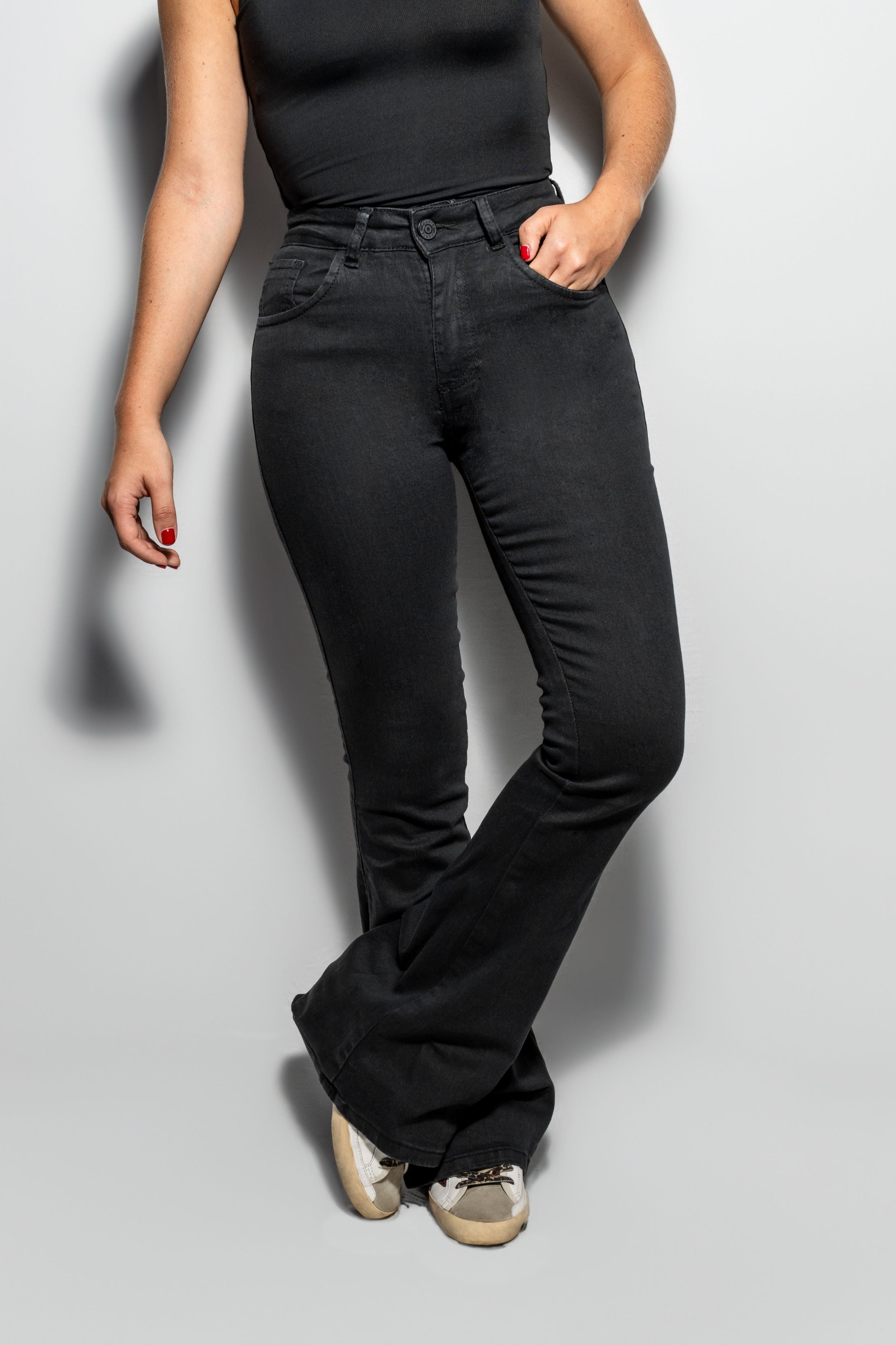 Jean Elastico Bota Campana Negro