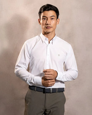 Camisa Performance blanca antiarrugas para hombre marca DANTE tallaje regular fit foto modelo2