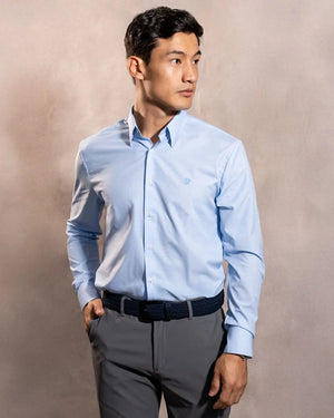 Camisa Performance cuadros azul claro antiarrugas para hombre marca DANTE tallaje regular fit foto modelo