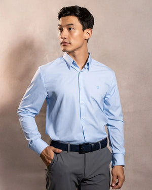 Camisa Performance cuadros azul claro antiarrugas para hombre marca DANTE tallaje regular fit foto modelo2