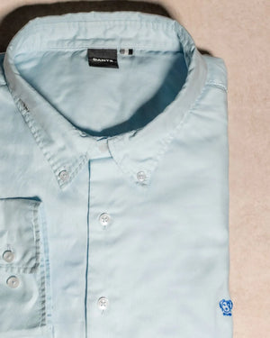 Camisa antimanchas Oxford Azul Sky Logo Combinado marca DANTE para hombre regular fit foto prenda2