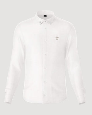 Camisa antimanchas Oxford blanca logo beige marca DANTE para hombre regular fit foto mockup