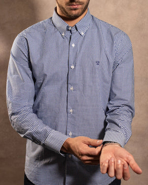 Camisa antimanchas Popelina Cuadros Azul Oscuro Berna para hombre marca DANTE tallaje regular fit foto modelo close