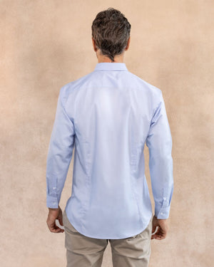 Camisa antimanchas tela algodón pollina color azul claro para hombre marca DANTE foto espalda