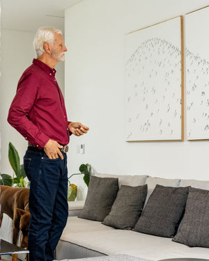 Camisa antimanchas tela algodon Oxford color vino tinto para hombre marca regular fit DANTE foto modelo 3