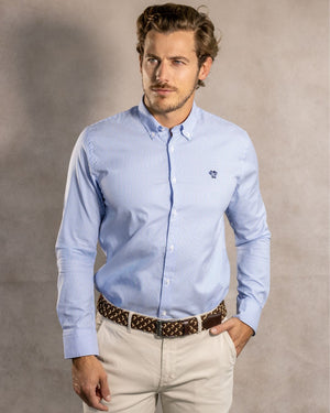 Camisa antimanchas tela algodon Oxford rayas color azul Yale para hombre marca regular fit DANTE foto modelo