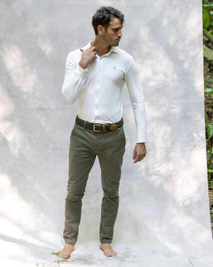 Camisa antimanchas tela algodon piqué color ivory para hombre marca regular fit DANTE foto modelo 3