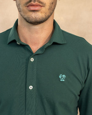 Camisa antimanchas tela algodon piqué color verde esmeralda para hombre marca regular fit DANTE foto cerca