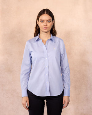 Camisa antimanchas tela algodon popelina color light Blue para mujer marca regular fit DANTE foto modelo