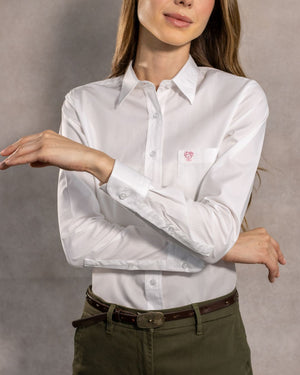 Camisa antimanchas tela algodon popelina con bolsillo color blanco logo rosado para mujer marca regular fit DANTE foto manga