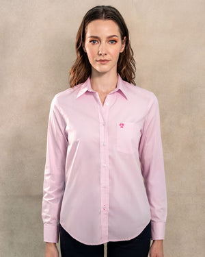 Camisa antimanchas tela algodon popelina con bolsillo color light pink para mujer marca regular fit DANTE foto modelo