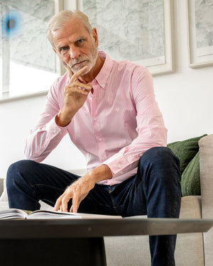 Camisa antimanchas tela algodon popelina rayas color rosado para hombre marca regular fit DANTE foto modelo