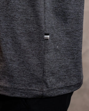 Camiseta Performance Gris Jaspe antiarrugas para hombre marca DANTE tallaje regular fit foto etiqueta