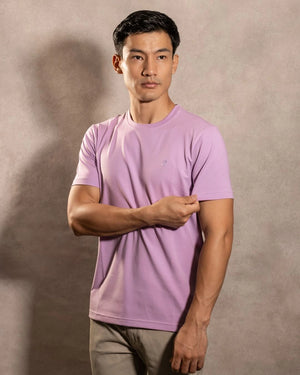 Camiseta antimanchas Lila Blue hombre marca DANTE tallaje regular fit foto modelo