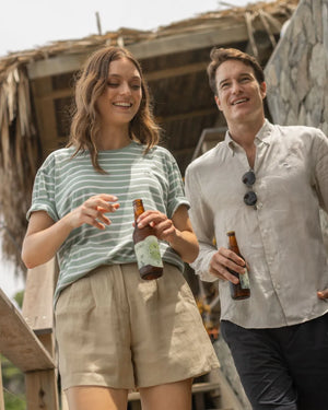 Camiseta antimanchas Rayas verde sage mujer marca DANTE tallaje relaxed fit foto