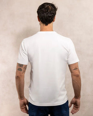 Camiseta antimanchas blanca talla regular algodón peruano marca DANTE foto espalda