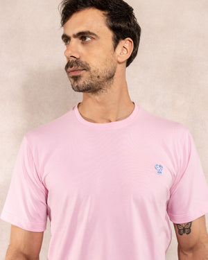 Camiseta antimanchas color rosado para hombre talla regular algodón peruano marca DANTE foto cerca
