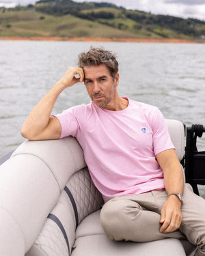 Camiseta antimanchas color rosado para hombre talla regular algodón peruano marca DANTE foto lifestyle