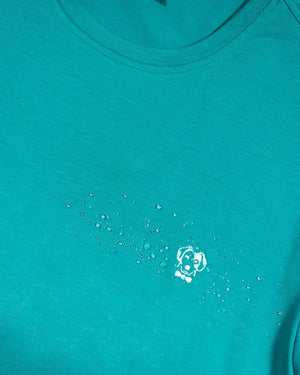 Camiseta antimanchas color verde esmeralda para hombre talla regular algodón peruano marca DANTE foto logo