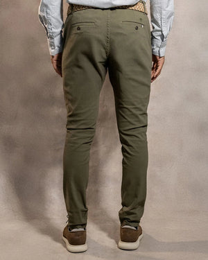 Pantalón Elástico Verde Claro para hombre marca DANTE tallaje regular fit foto espalda