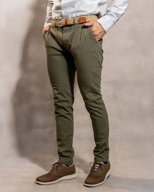 Pantalón Elástico Verde Claro para hombre marca DANTE tallaje regular fit foto mdoelo3