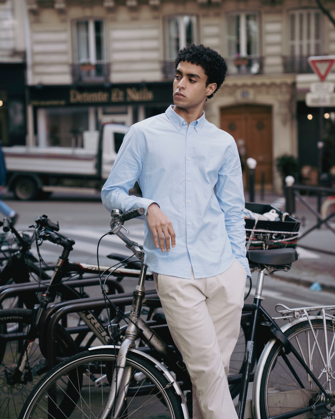 ¿Qué es una Camisa de Oxford? Guía Completa sobre Tela Oxford y sus Beneficios