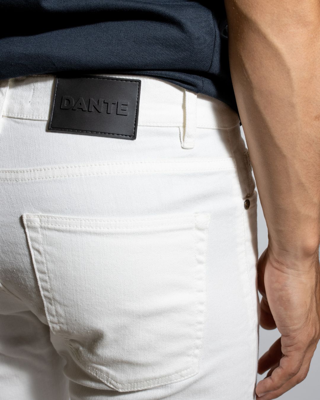 Pantalón Marfil con bolsillo de seguridad
