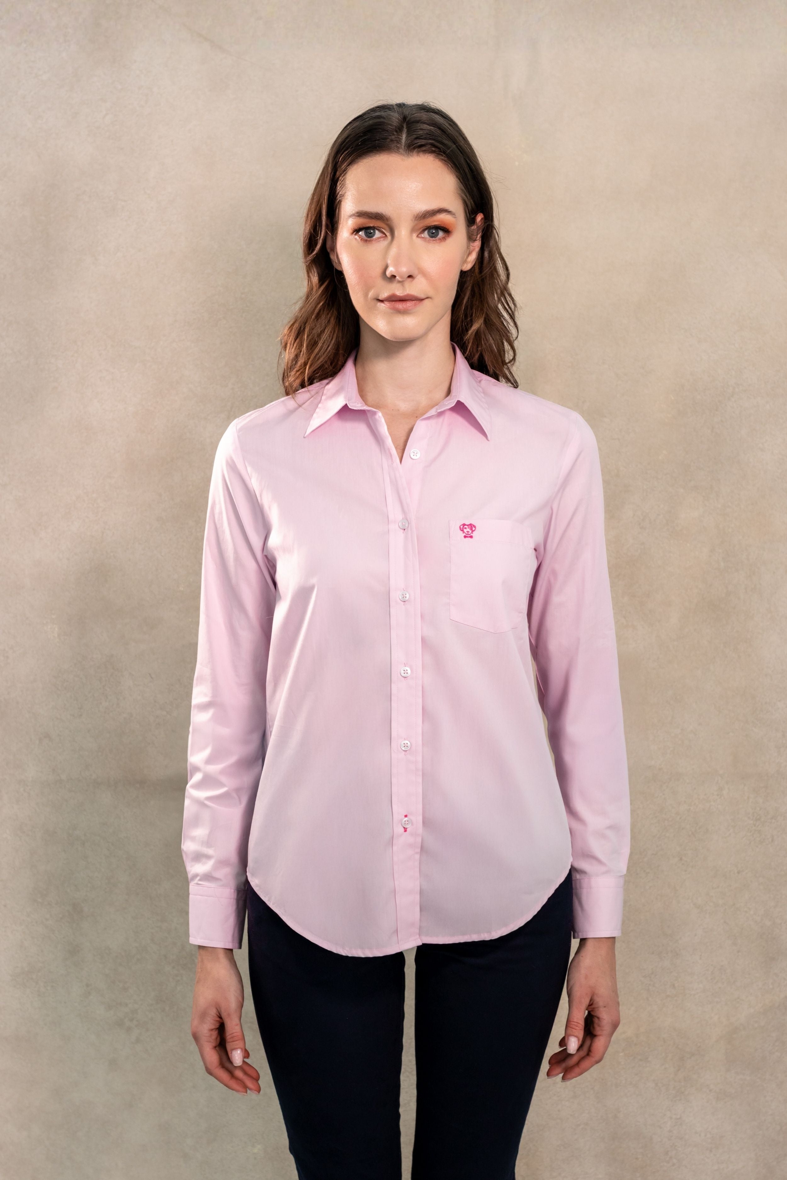 Camisa Antimanchas de Mujer Light Pink Con Bolsillo Logo Rosa