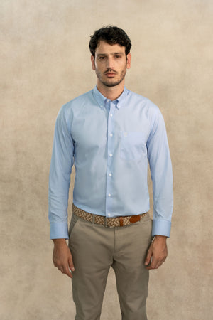 Camisa Antimanchas Popelina Light Blue Con Bolsillo Logo Gris - Talla Regular