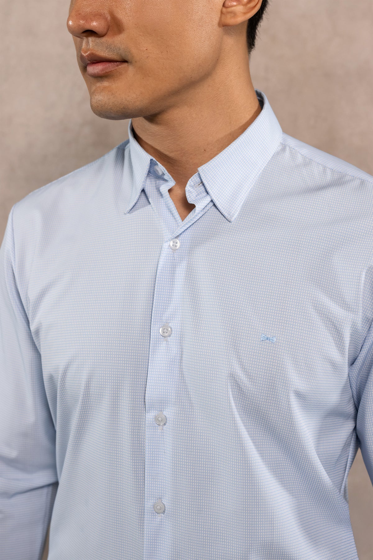 Camisa performance antiarrugas cuadros textura azul claro para hombre marca DANTE regular fit foto espalda