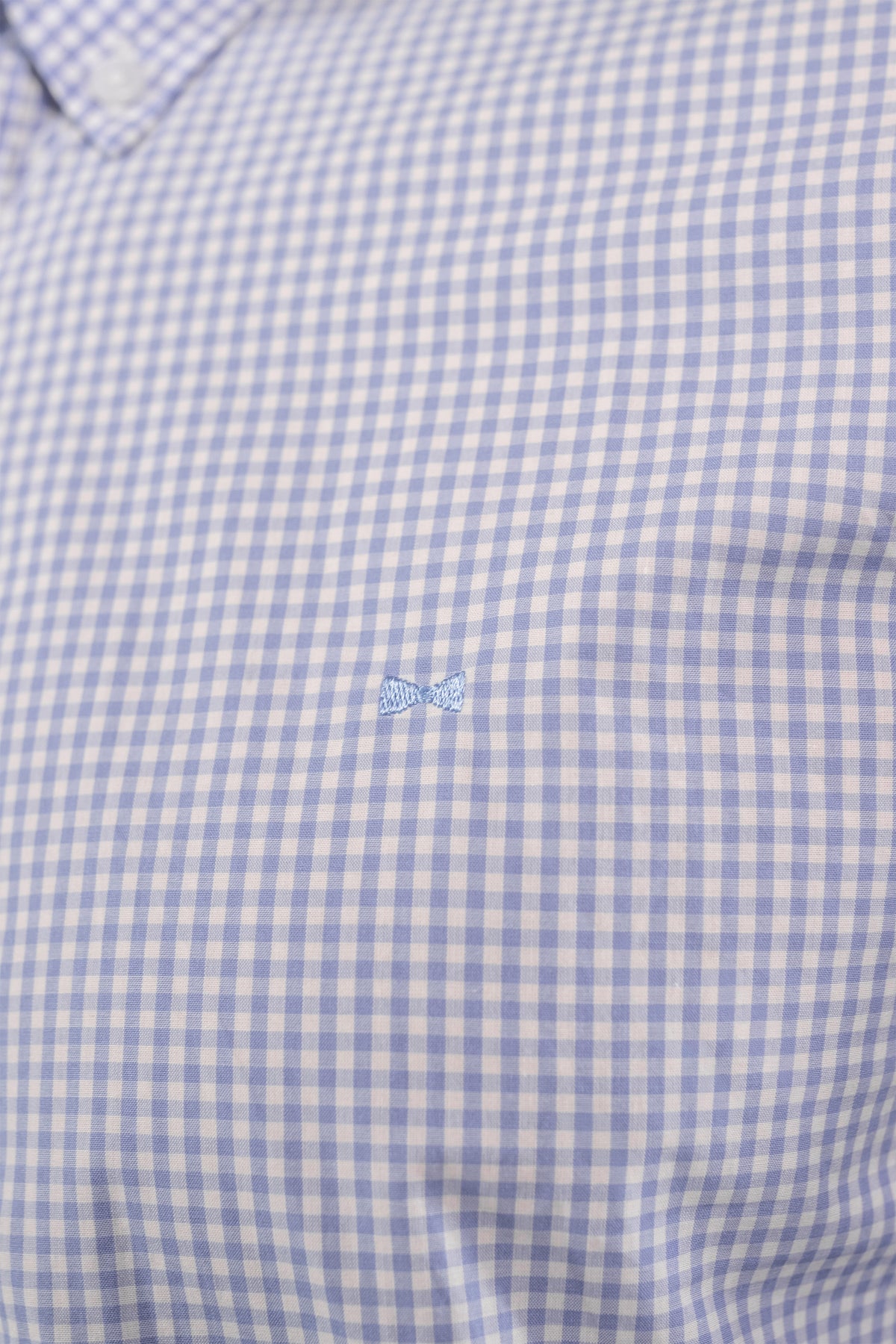 Camisa antimanchas popelina cuadros azul claro logo combinado para hombre marca DANTE regular fit foto detalle tela