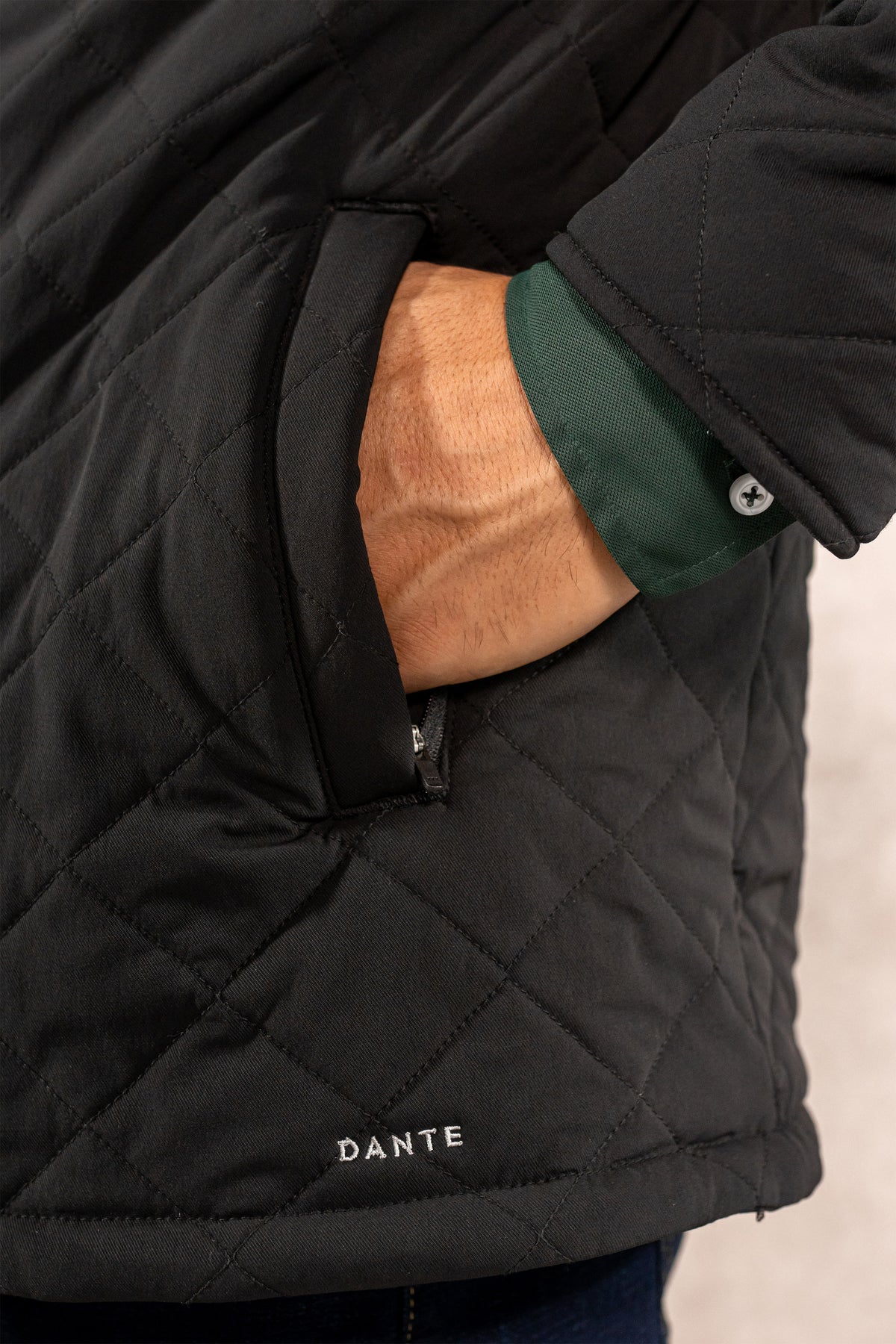 Chaqueta acolchada rombos negra para hombre marca DANTE regular fit foto detalle tela