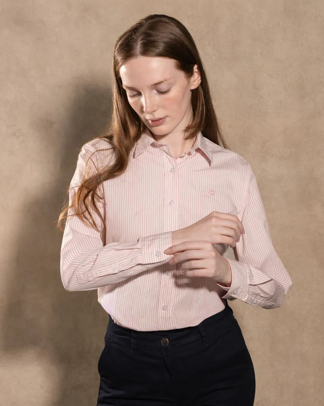 Camisa Antimanchas de Mujer Popelina Rayas Rosadas DANTE tallaje regular fit foto
