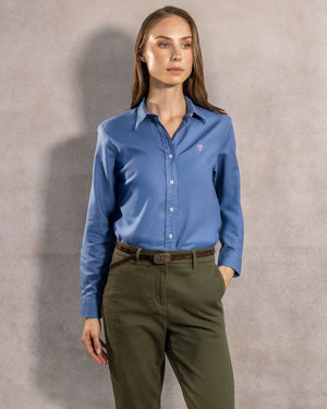 Camisa antimanchas tela algodon oxford color azul chino para mujer marca regular fit DANTE foto modelo