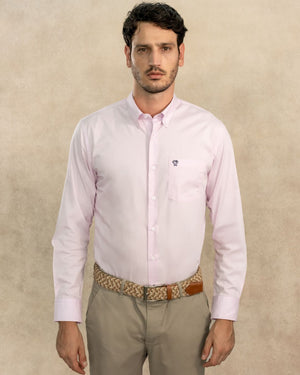 Camisa antimanchas tela algodon popelina con bolsillo color light pink para hombre marca regular fit DANTE foto modelo
