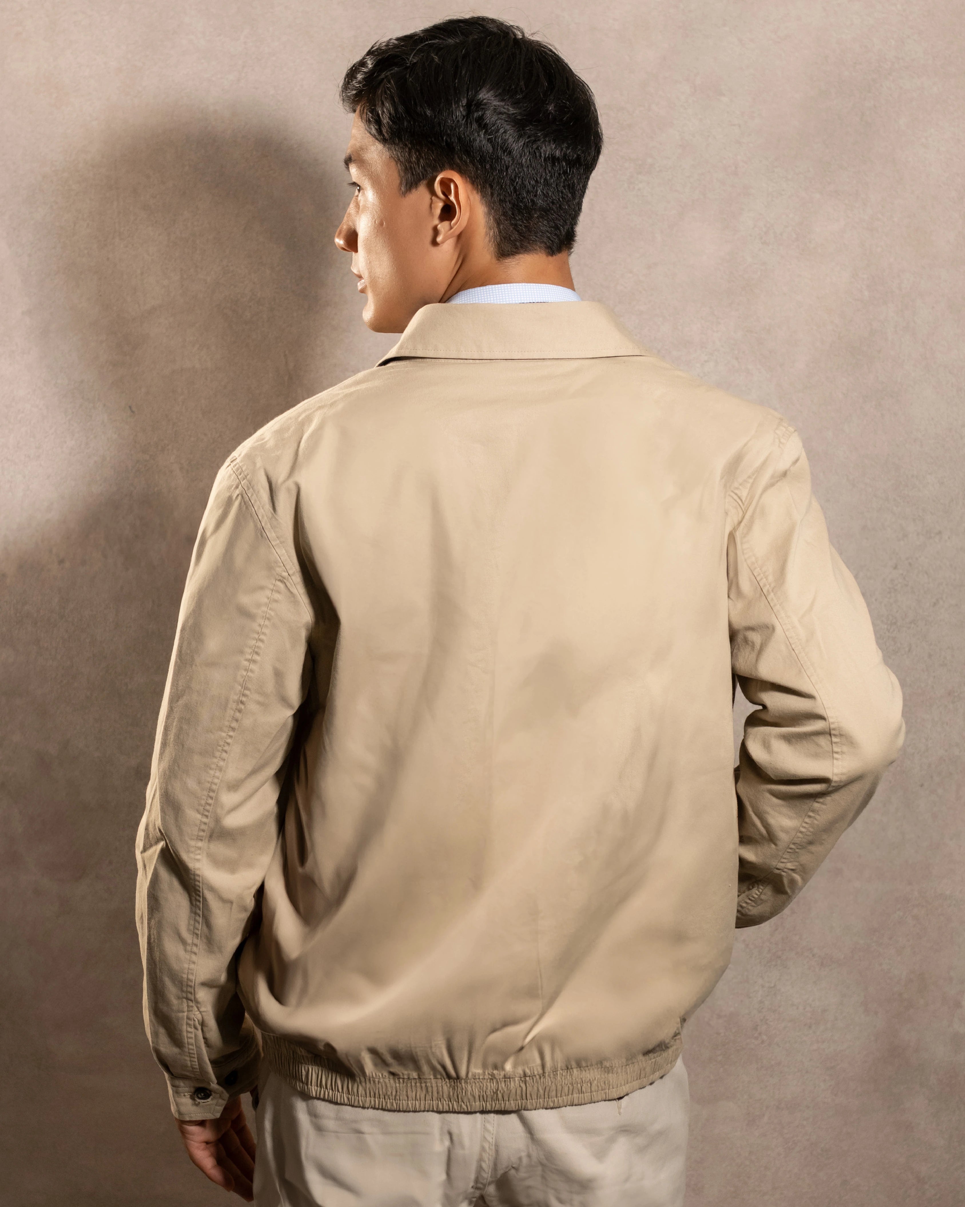 Chaqueta Antimanchas Kyoto Beige para hombre marca DANTE foto espalda