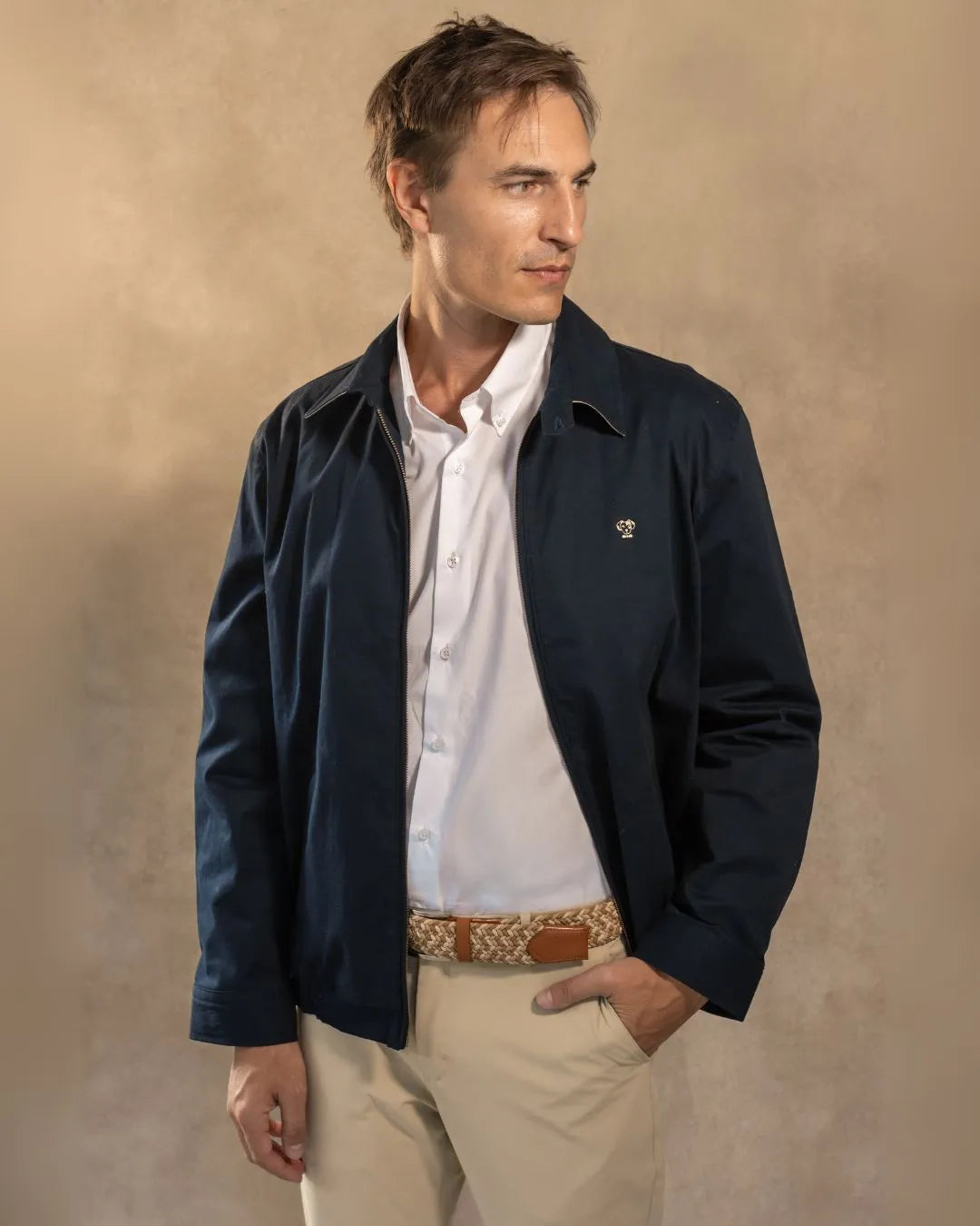 Chaqueta Antimanchas Kyoto Dark Blue para hombre marca DANTE foto modelo