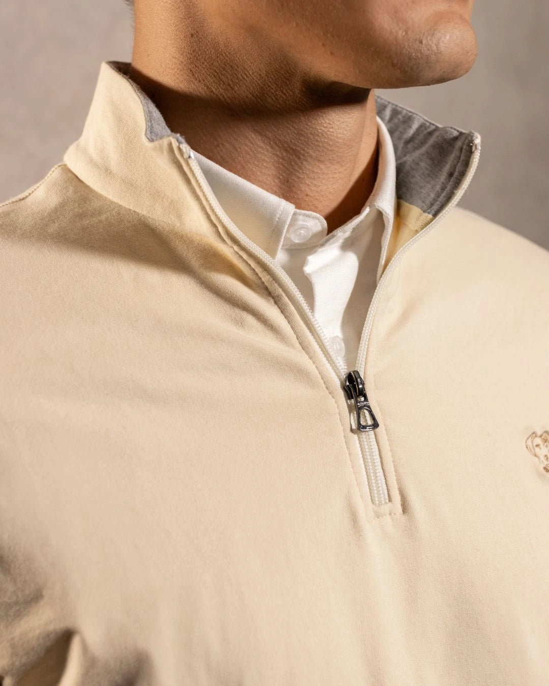 Halfzip Antimanchas marfil de hombre marca DANTE tallaje regular fit foto cremallera