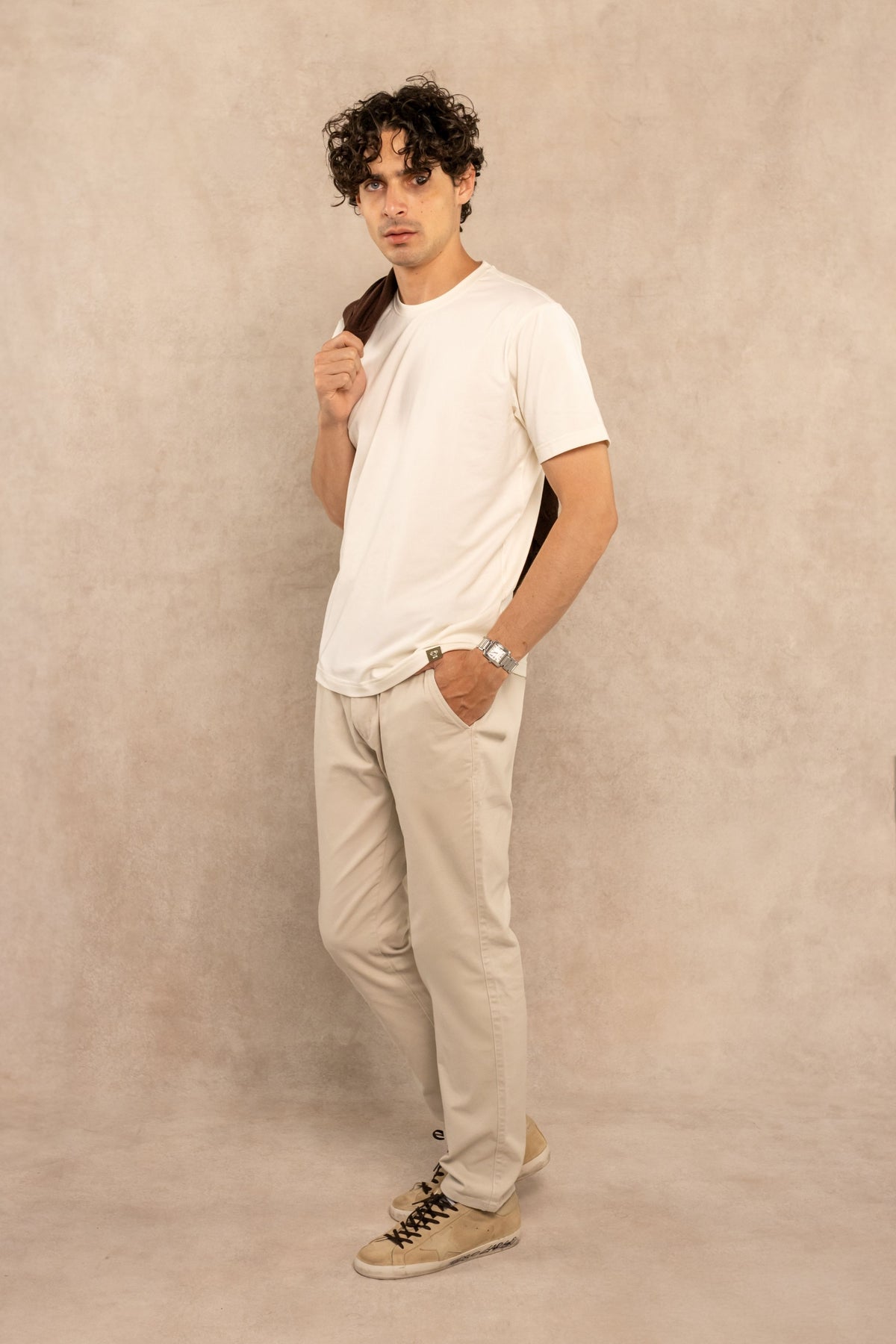 Camiseta antimanchas ivory para hombre marca DANTE regular fit foto frente