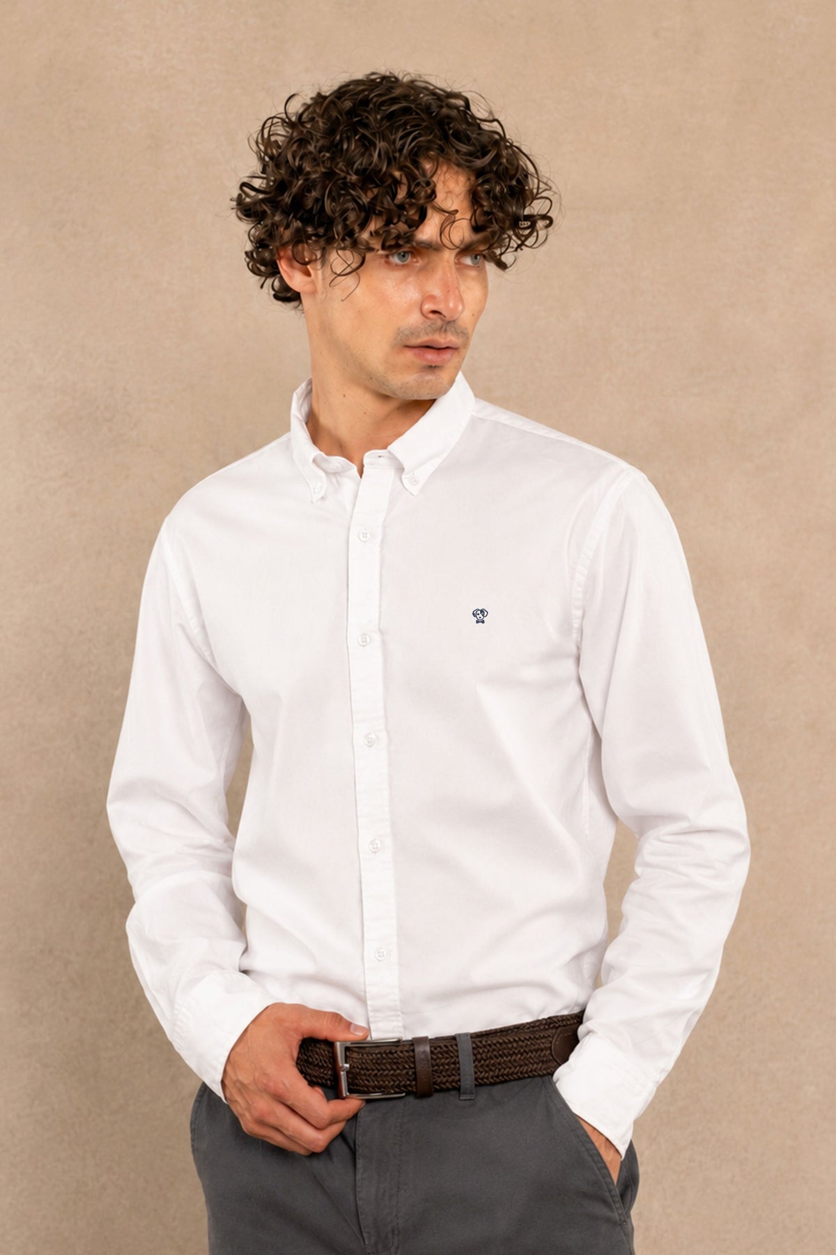 Camisa Popelina Blanco Logo Azul Oscuro Bordado Regular Fit