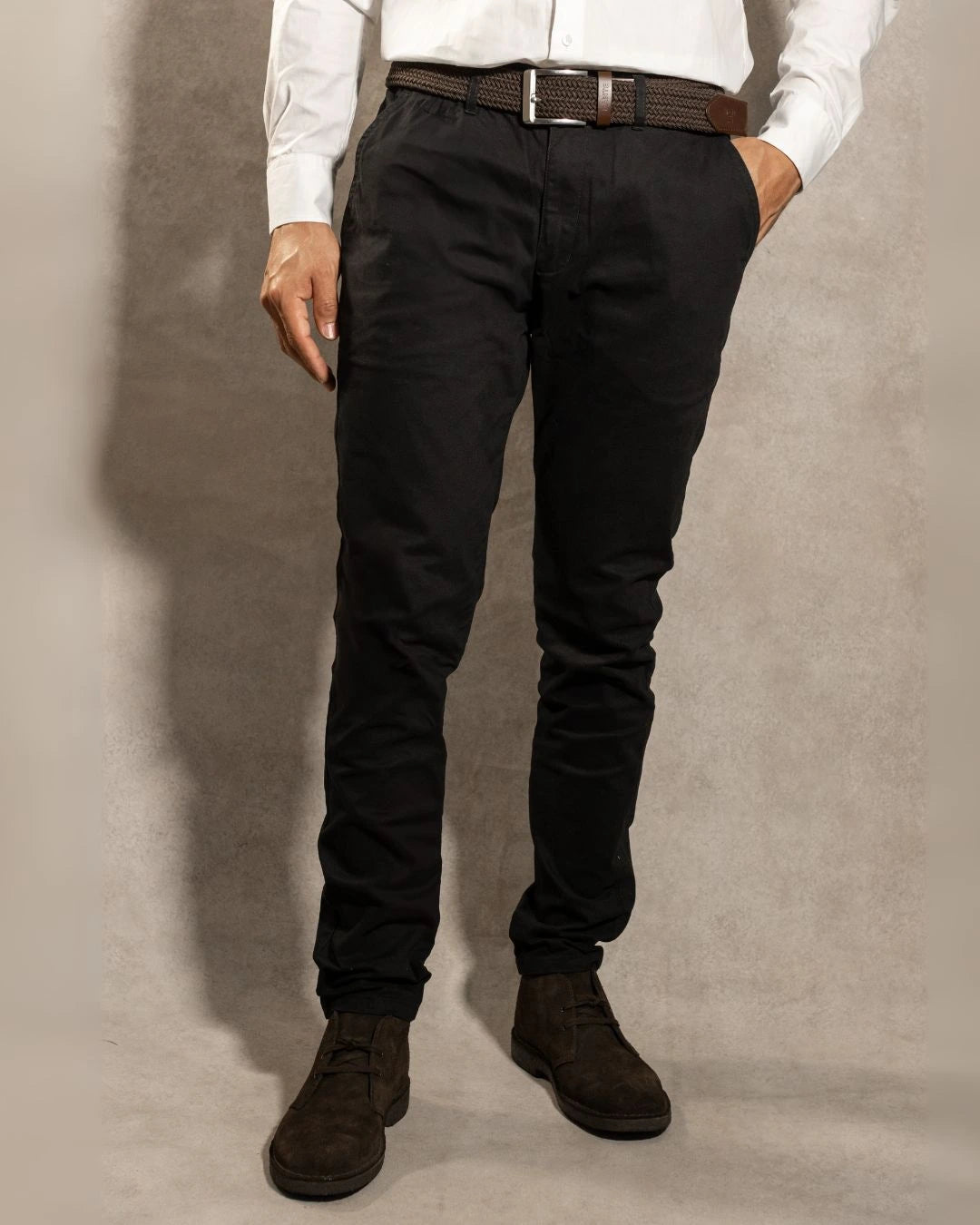 Pantalón Elástico Negro para hombre marca DANTE tallaje regular fit foto frente